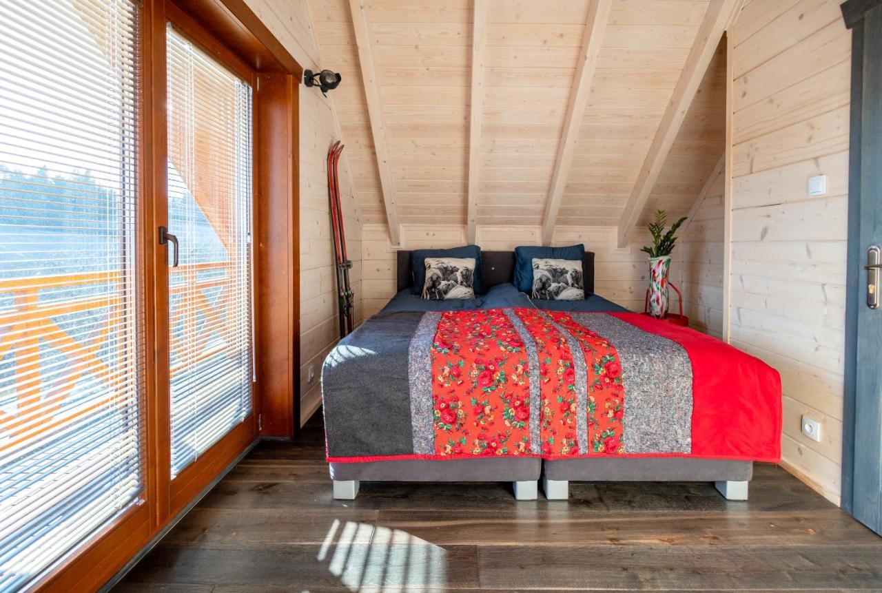 Houten Vakantiewoning "Reisnaarpolen" Royaal Ontbijt, Sauna En Hottub Czarna Gora Luaran gambar