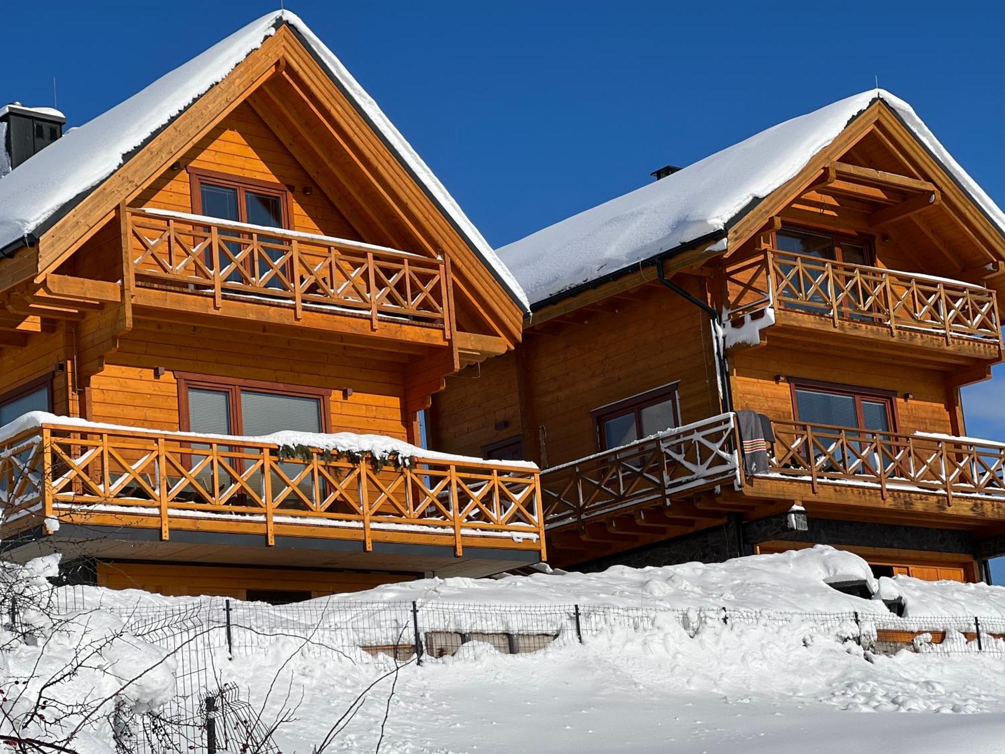 Houten Vakantiewoning "Reisnaarpolen" Royaal Ontbijt, Sauna En Hottub Czarna Gora Luaran gambar