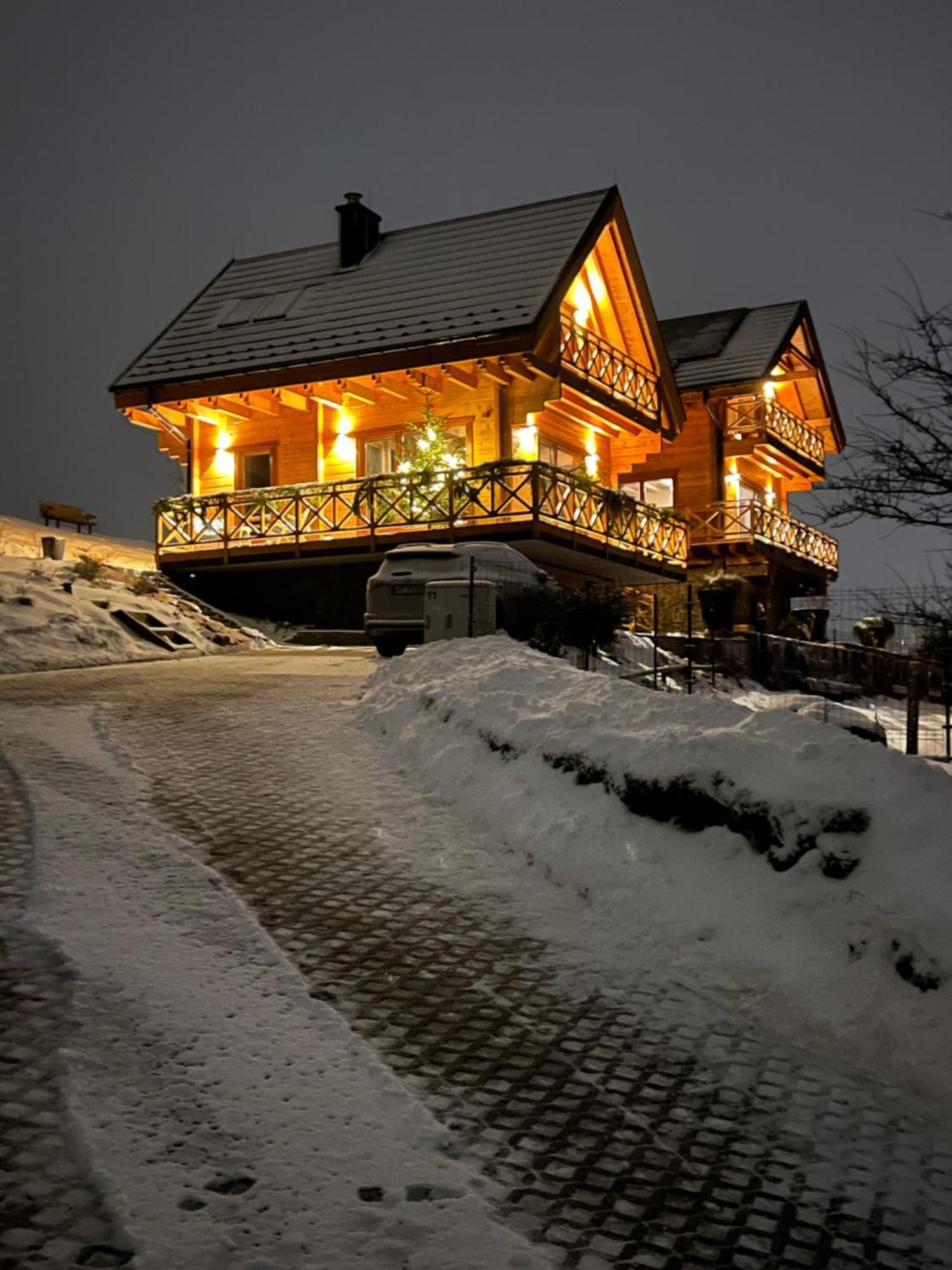 Houten Vakantiewoning "Reisnaarpolen" Royaal Ontbijt, Sauna En Hottub Czarna Gora Luaran gambar