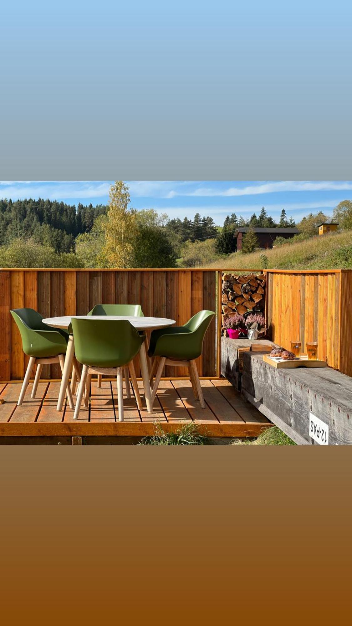 Houten Vakantiewoning "Reisnaarpolen" Royaal Ontbijt, Sauna En Hottub Czarna Gora Luaran gambar