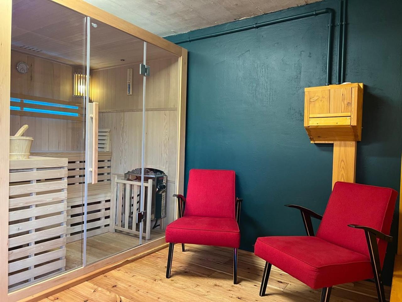 Houten Vakantiewoning "Reisnaarpolen" Royaal Ontbijt, Sauna En Hottub Czarna Gora Luaran gambar
