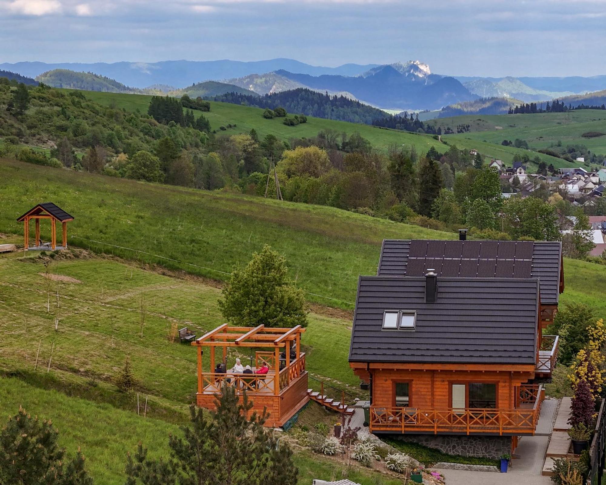 Houten Vakantiewoning "Reisnaarpolen" Royaal Ontbijt, Sauna En Hottub Czarna Gora Luaran gambar