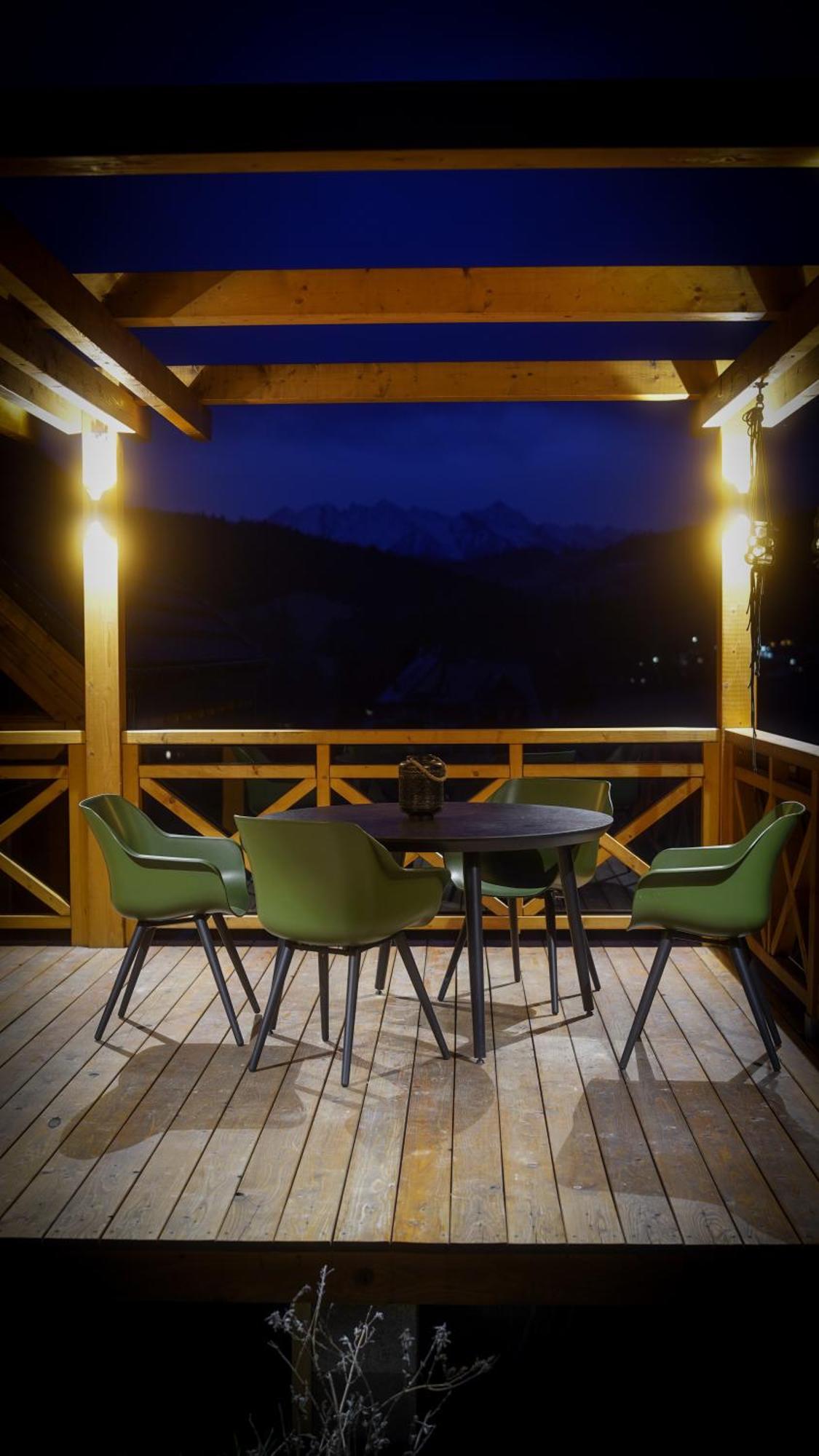 Houten Vakantiewoning "Reisnaarpolen" Royaal Ontbijt, Sauna En Hottub Czarna Gora Luaran gambar