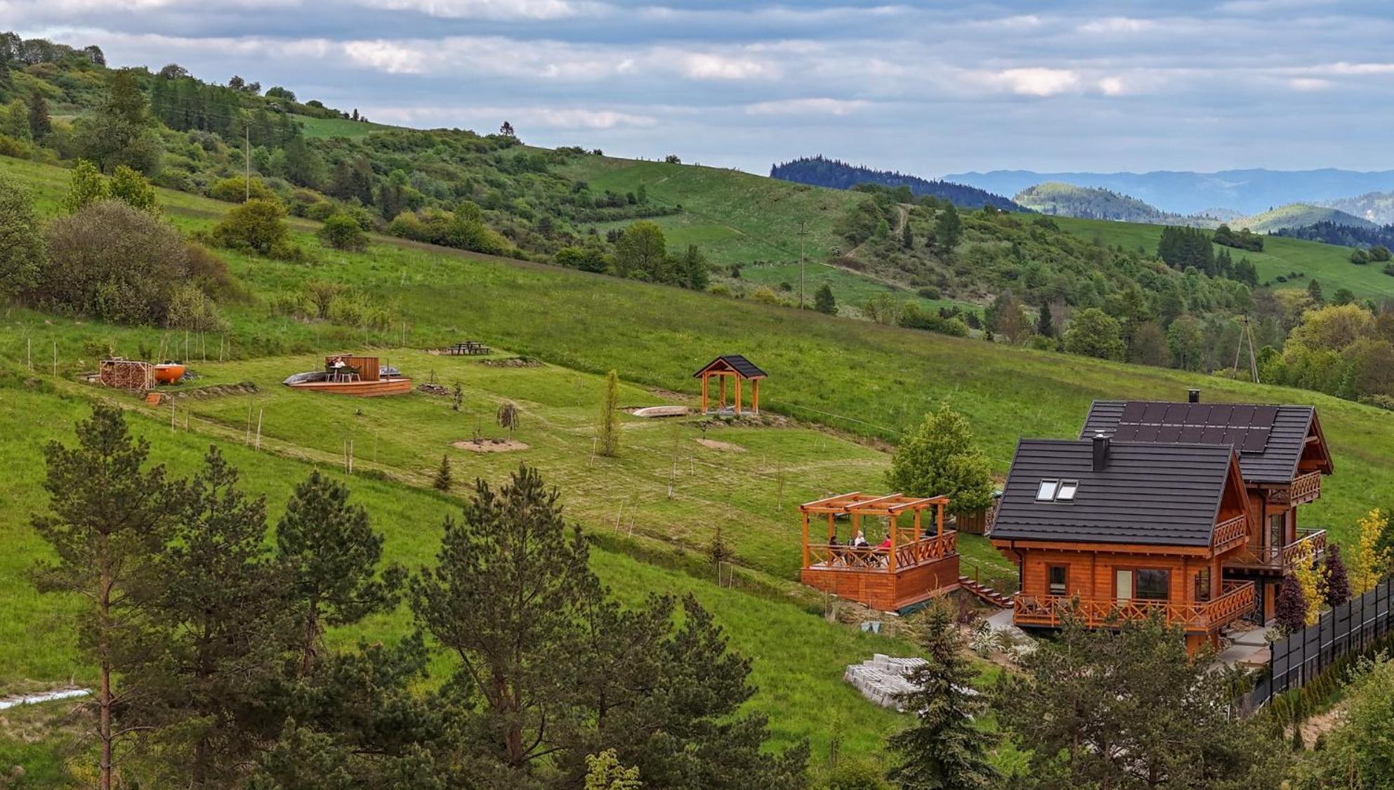 Houten Vakantiewoning "Reisnaarpolen" Royaal Ontbijt, Sauna En Hottub Czarna Gora Luaran gambar